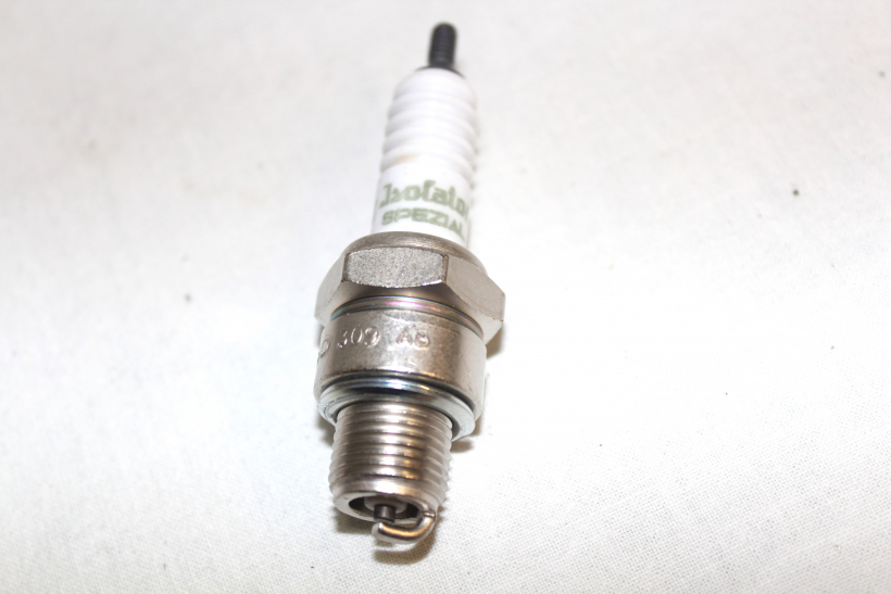 Simson Zündkerze M14-240 Aka S 50 51 Spezial Isolator (Kopf Geriffelt) Schwalbe